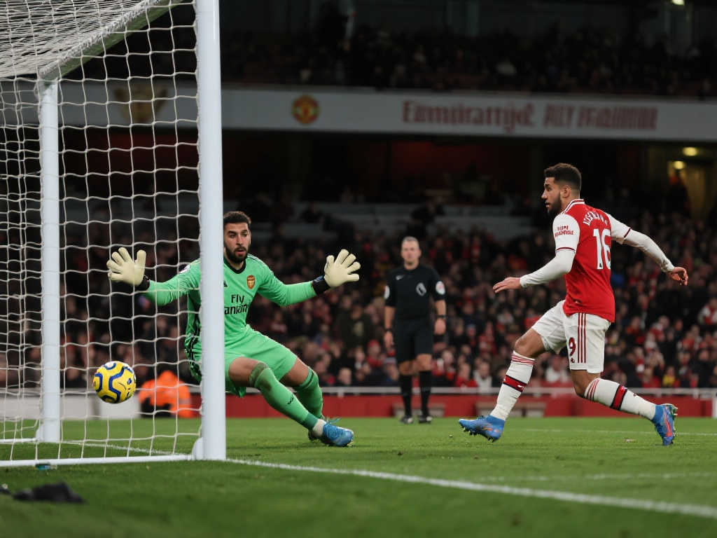 【足总杯】巴延德尔神勇扑点！10人曼联力克阿森纳晋级